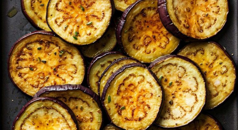 L'astuce pour avoir des aubergines fondantes et sans amertume, c'est une technique facile