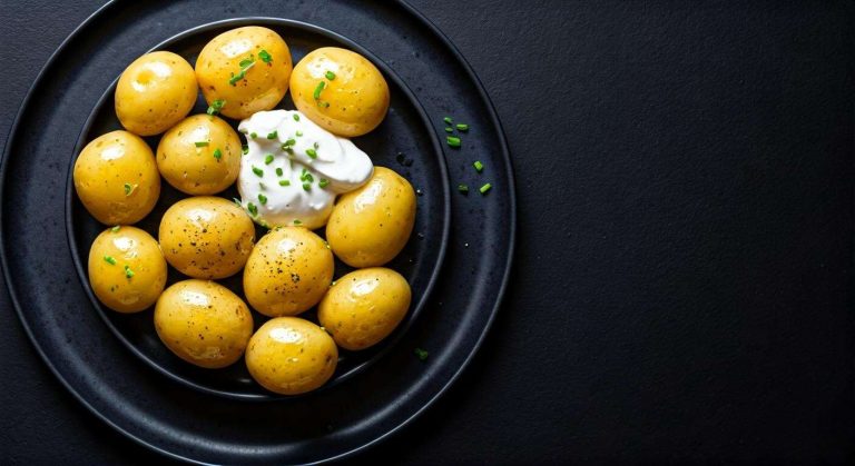 Pommes de terre en robe des champs : recette simple et savoureuse