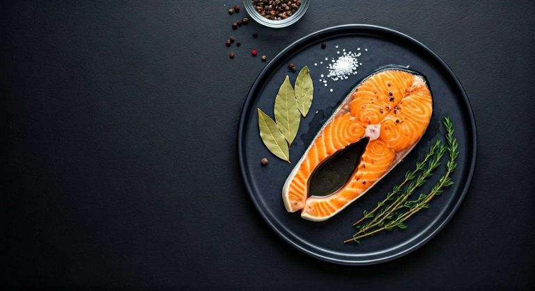 Cuisson parfaite du saumon au court-bouillon : recette facile