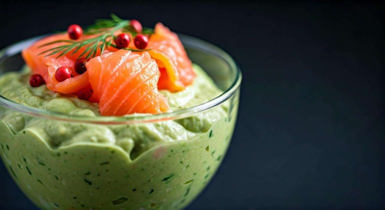 Verrine de mousse d'avocats et saumon fumé : recette gourmande